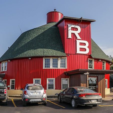 Round Barn Lodge Spring Green Exterior foto